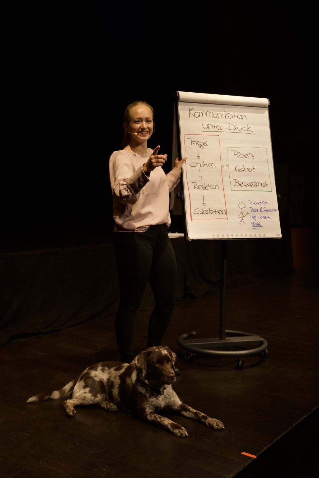 Anna-Lena Bachert Vortrag mit Begleithund